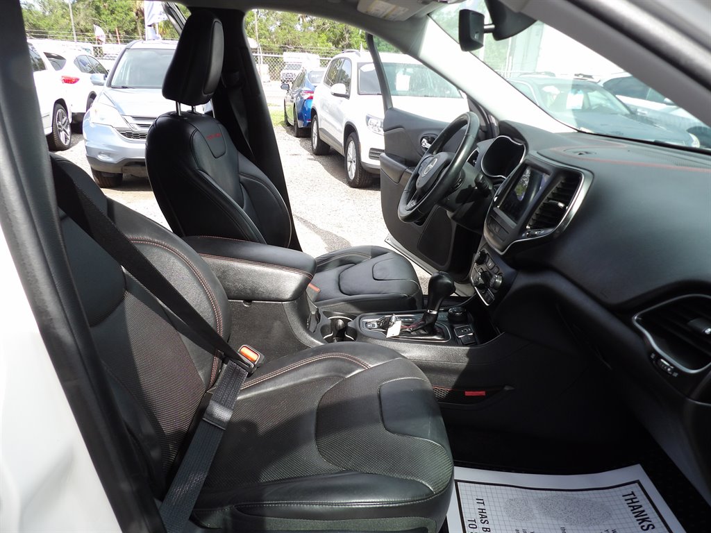 2019 Jeep Cherokee - $13,999