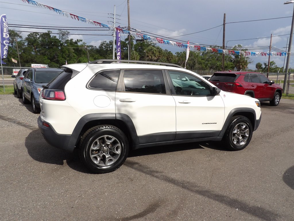 2019 Jeep Cherokee - $13,999