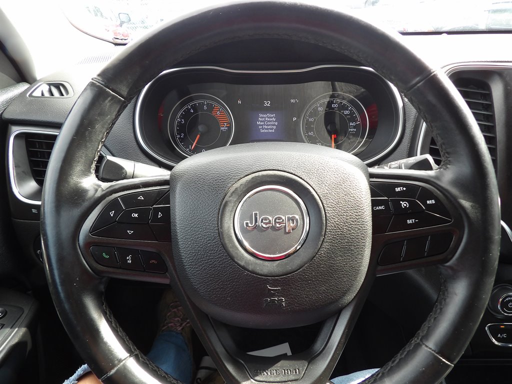 2019 Jeep Cherokee - $13,999