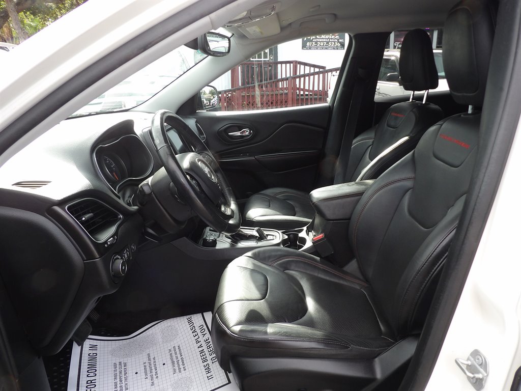2019 Jeep Cherokee - $13,999