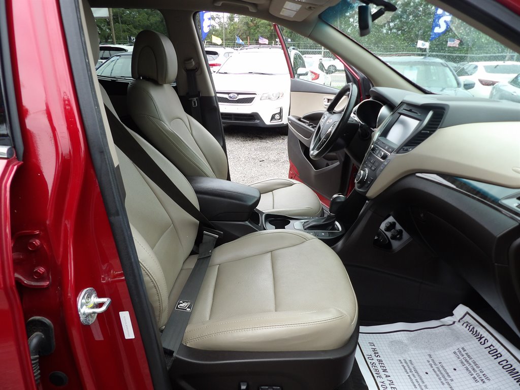 2017 Hyundai Santa Fe - $10,999