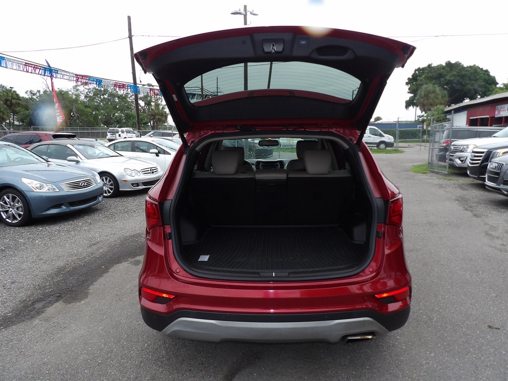2017 Hyundai Santa Fe - $10,999