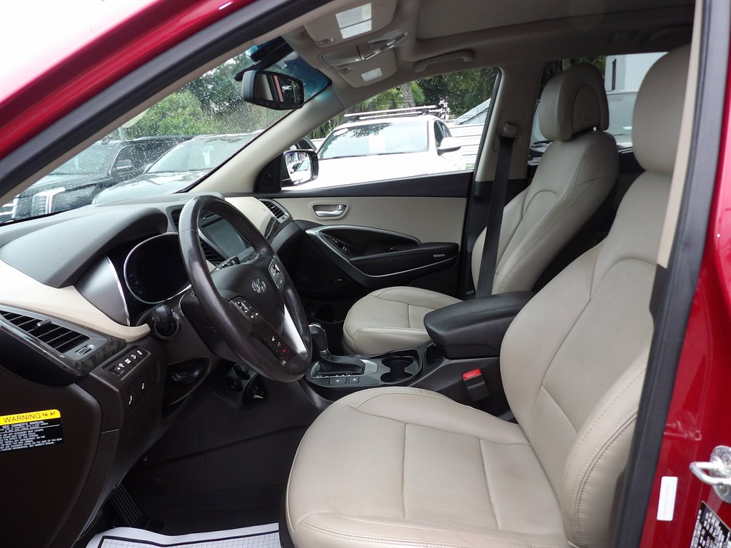 2017 Hyundai Santa Fe - $10,999