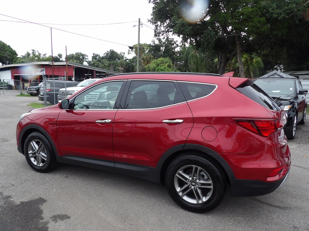 2017 Hyundai Santa Fe - $10,999