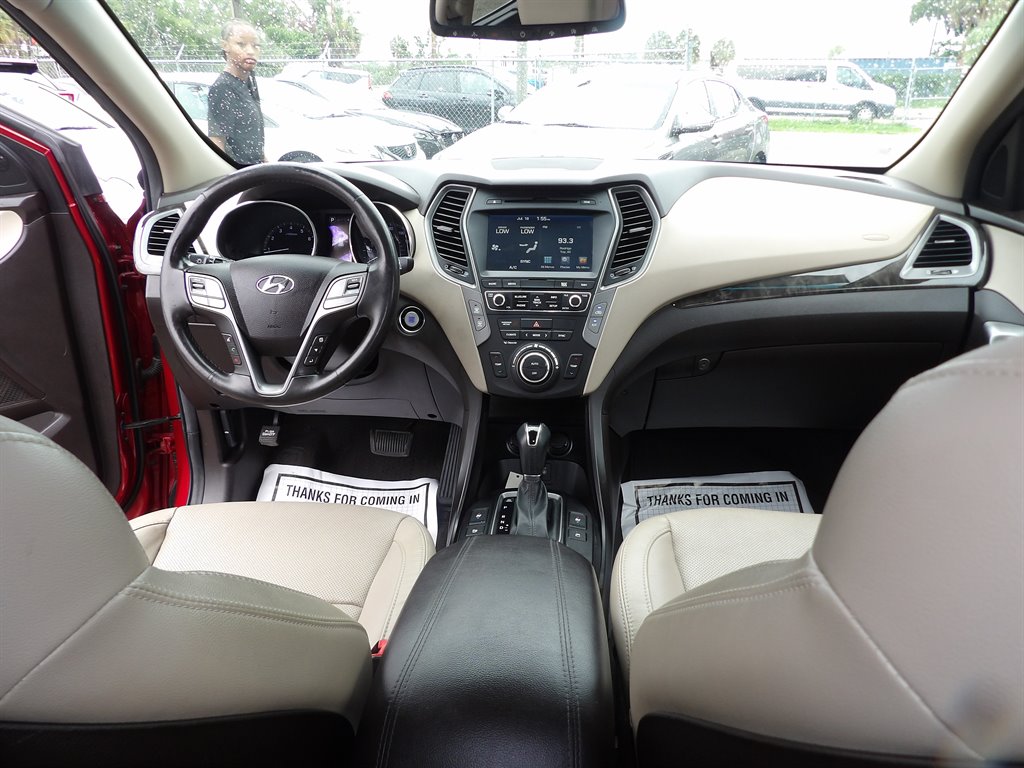 2017 Hyundai Santa Fe - $10,999