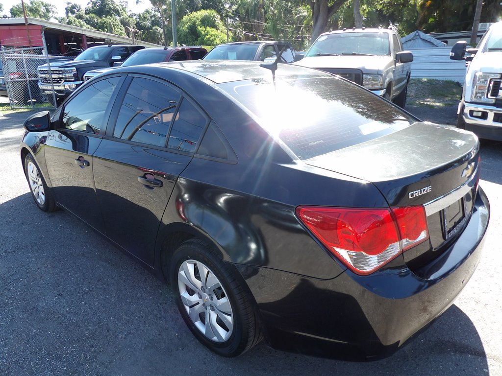 2013 Chevrolet Cruze - $3,000