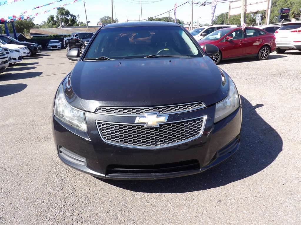2013 Chevrolet Cruze - $3,000