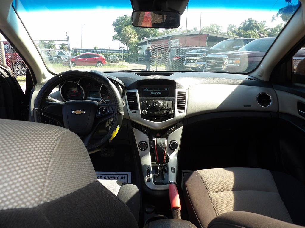 2013 Chevrolet Cruze - $3,000