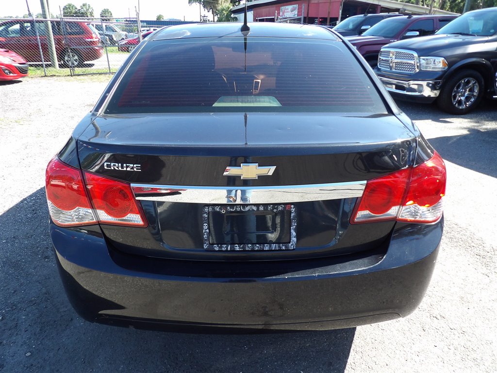 2013 Chevrolet Cruze - $3,000