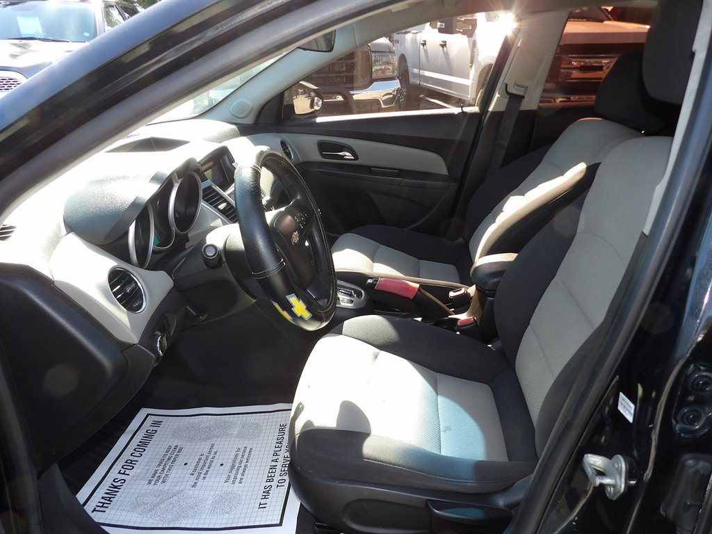 2013 Chevrolet Cruze - $3,000