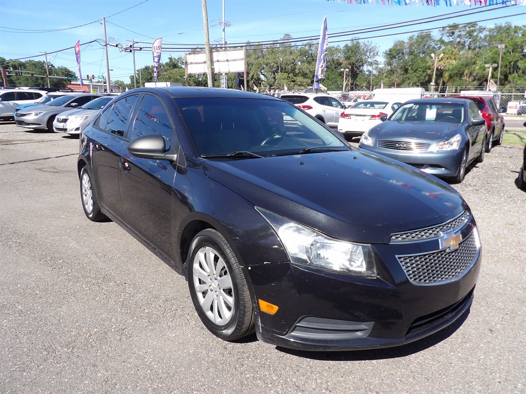 2013 Chevrolet Cruze - $3,000