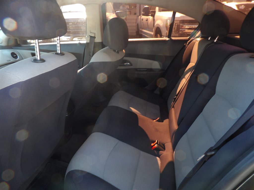 2013 Chevrolet Cruze - $3,000