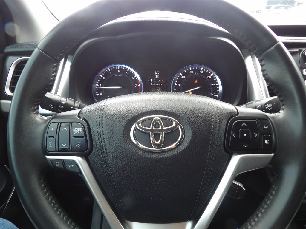 2016 Toyota Highlander - $18,500