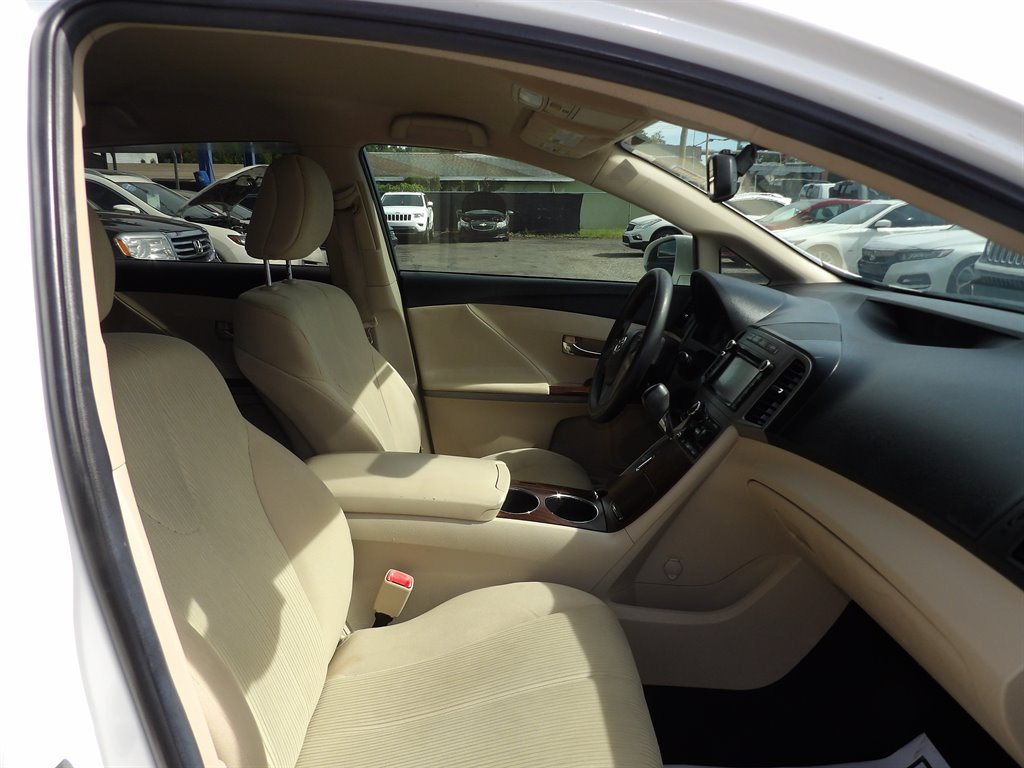 2013 Toyota Venza - $9,999