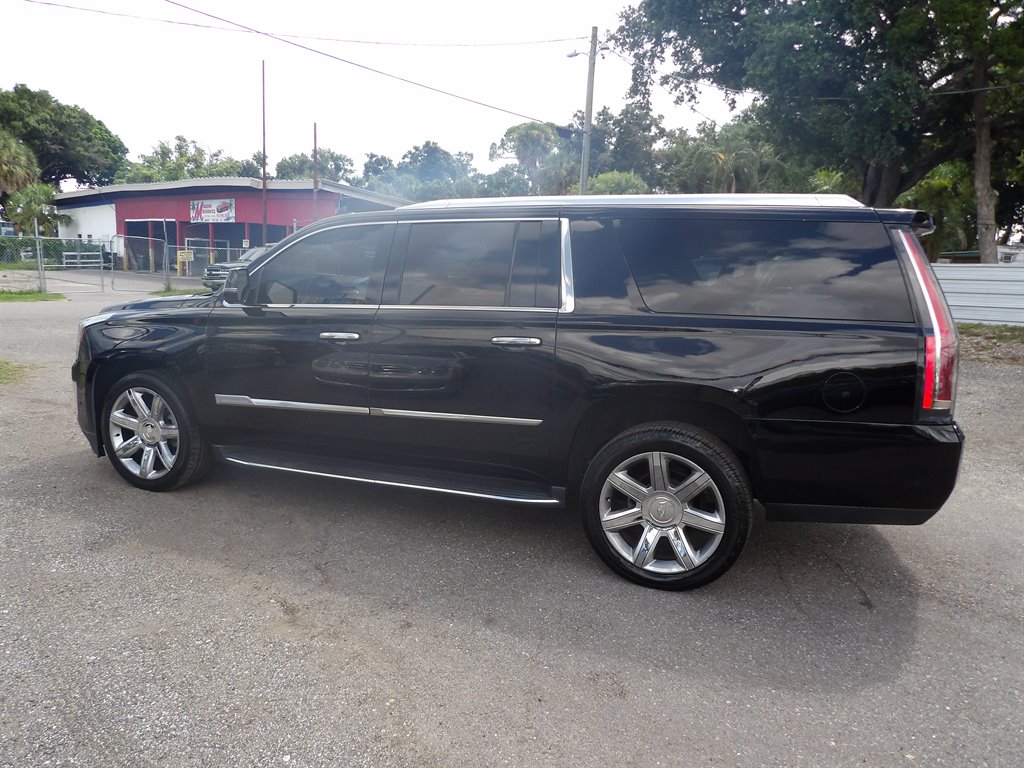 2019 Cadillac Escalade - $27,900