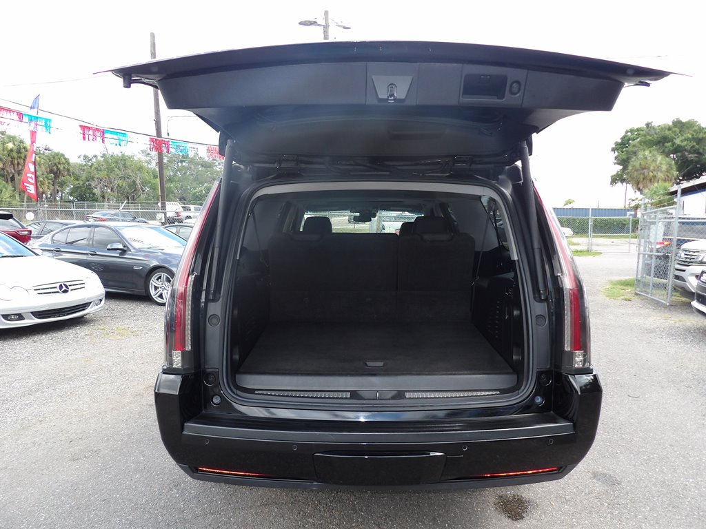 2019 Cadillac Escalade - $27,900