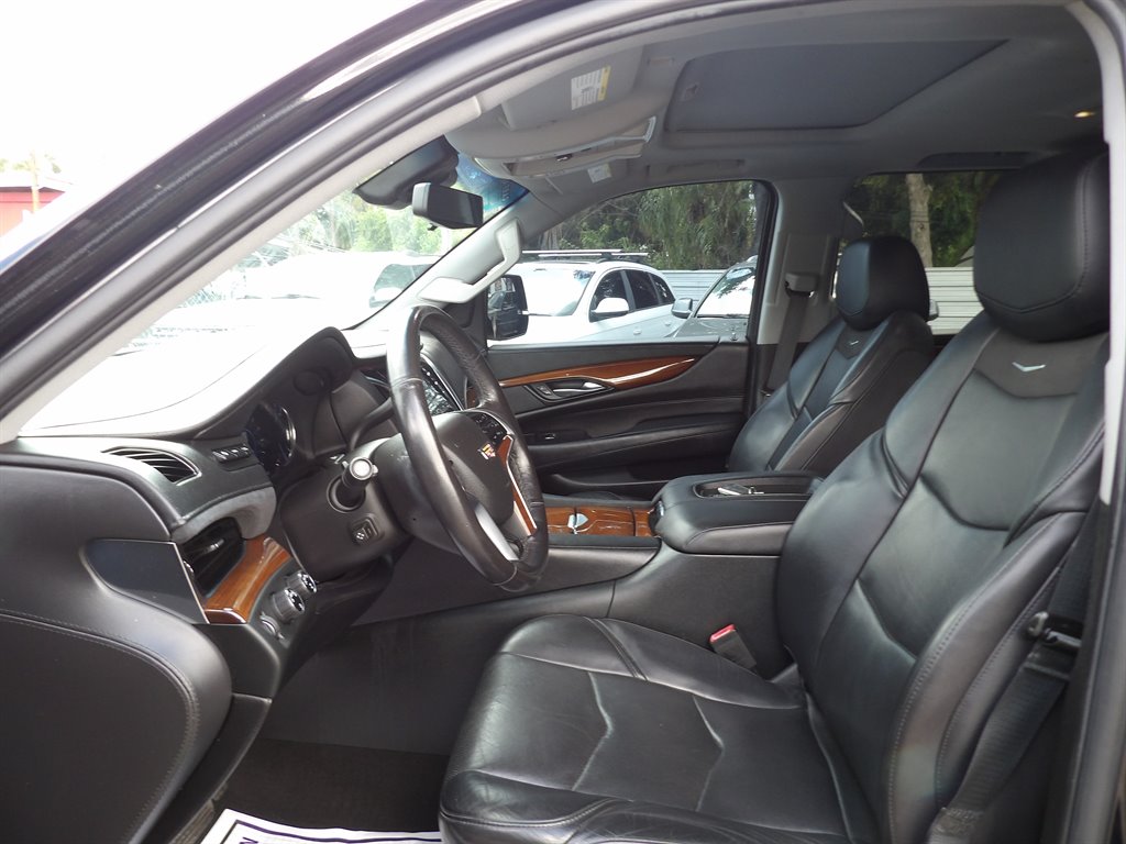 2019 Cadillac Escalade - $27,900