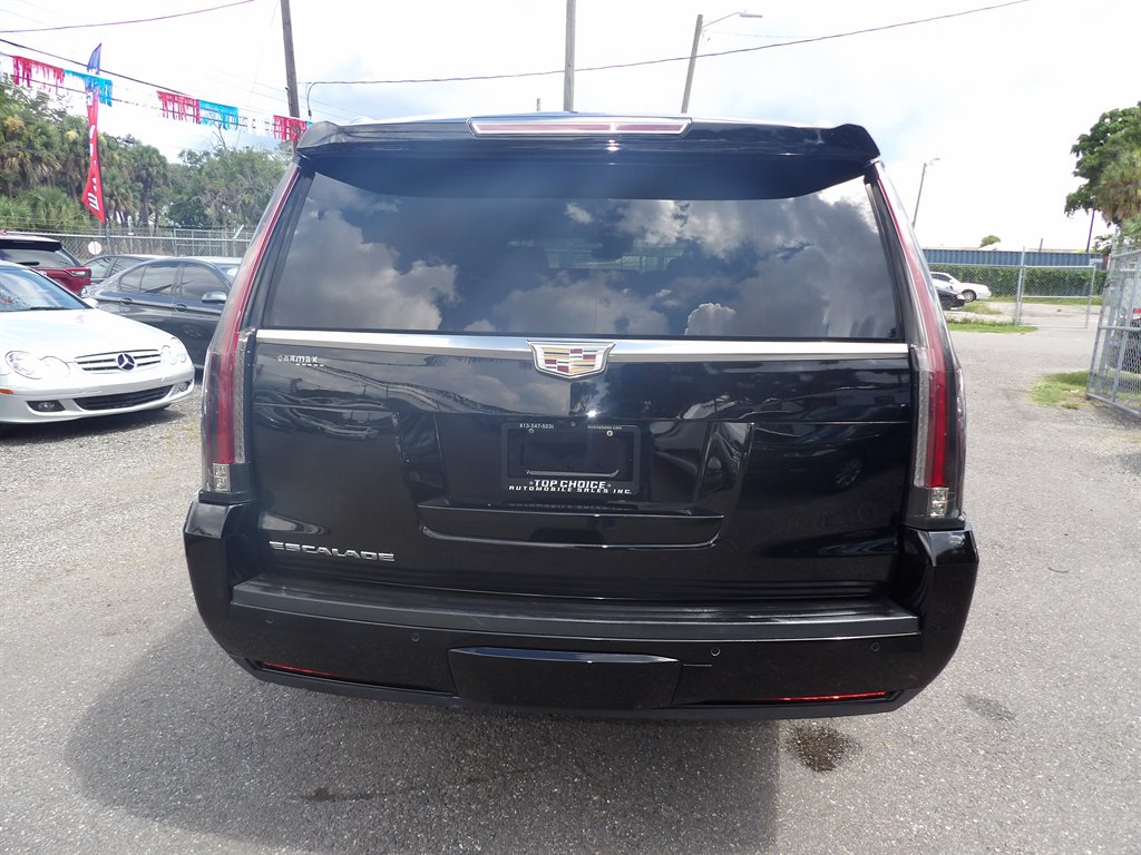 2019 Cadillac Escalade - $27,900