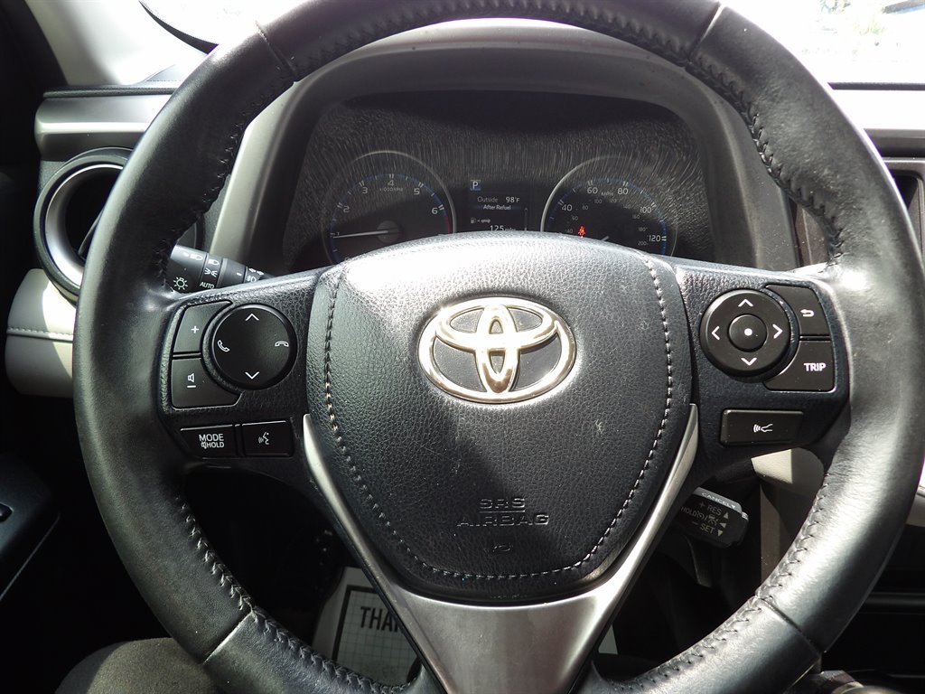 2017 Toyota RAV4 - $11,500