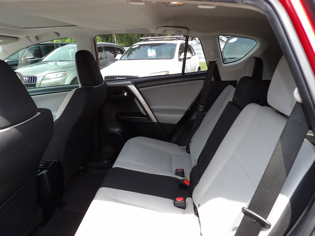 2017 Toyota RAV4 - $11,500