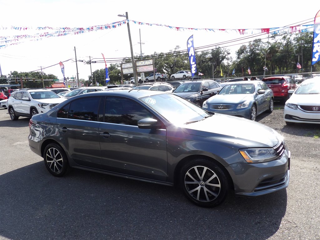 2017 Volkswagen Jetta - $7,900