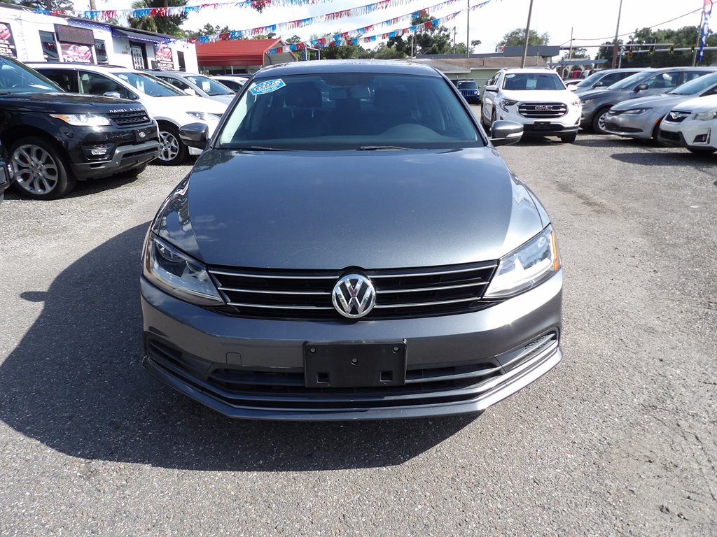 2017 Volkswagen Jetta - $7,900