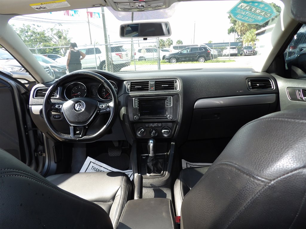2017 Volkswagen Jetta - $7,900