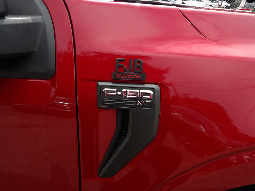 2022 Ford F-150 - $36,900