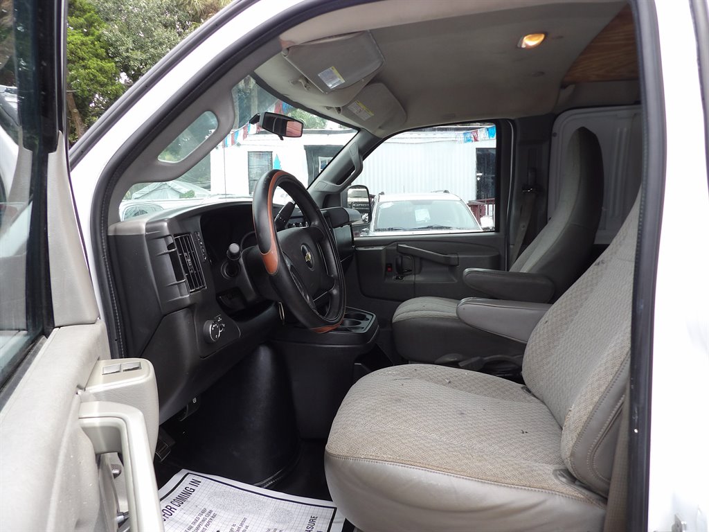 2016 Chevrolet Express - $10,500