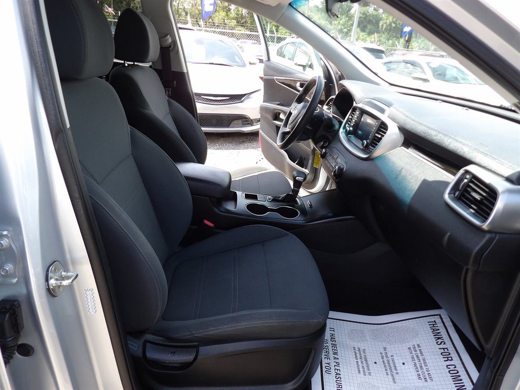 2019 Kia Sorento - $9,999