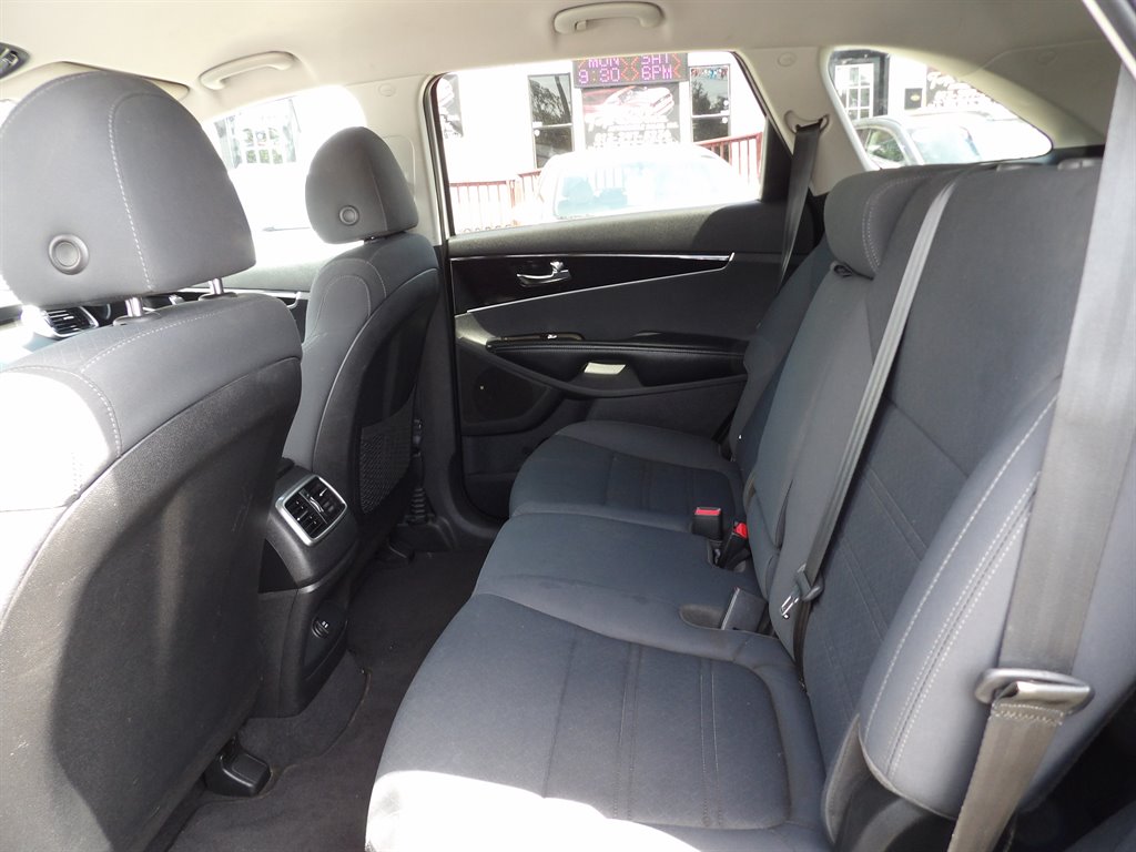 2019 Kia Sorento - $9,999