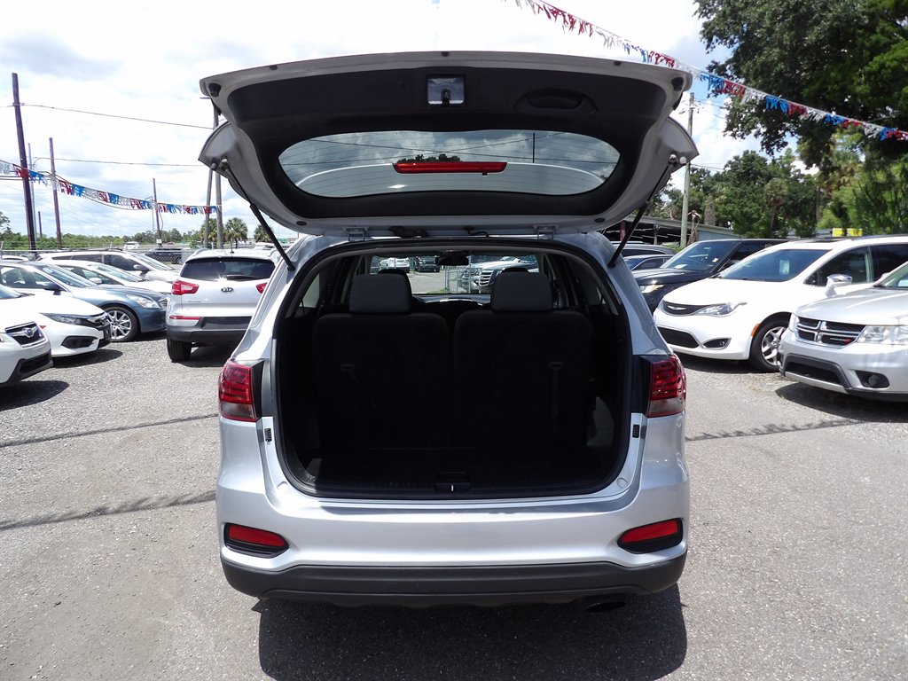 2019 Kia Sorento - $9,999