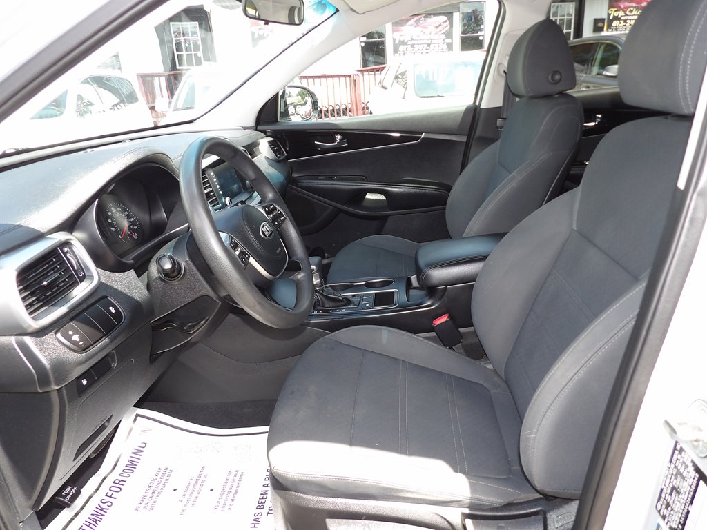 2019 Kia Sorento - $9,999