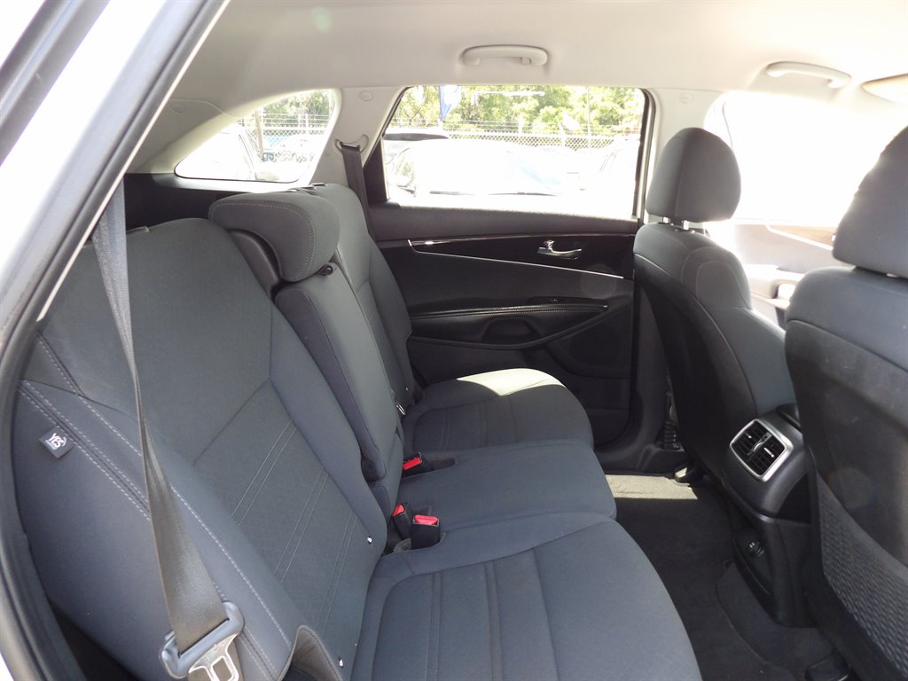 2019 Kia Sorento - $9,999
