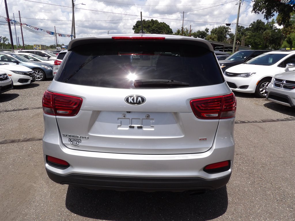 2019 Kia Sorento - $9,999
