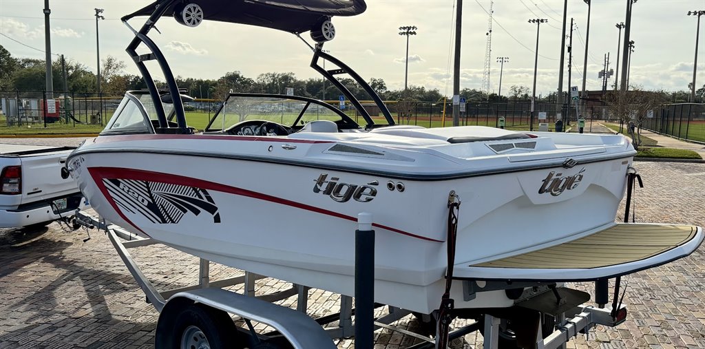 2012 Tige R20 - $29,495