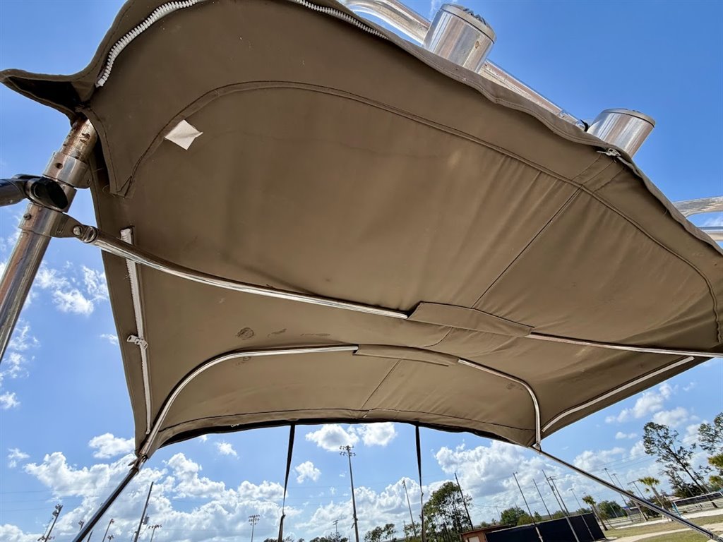 2005 Crownline 216 - $13,100
