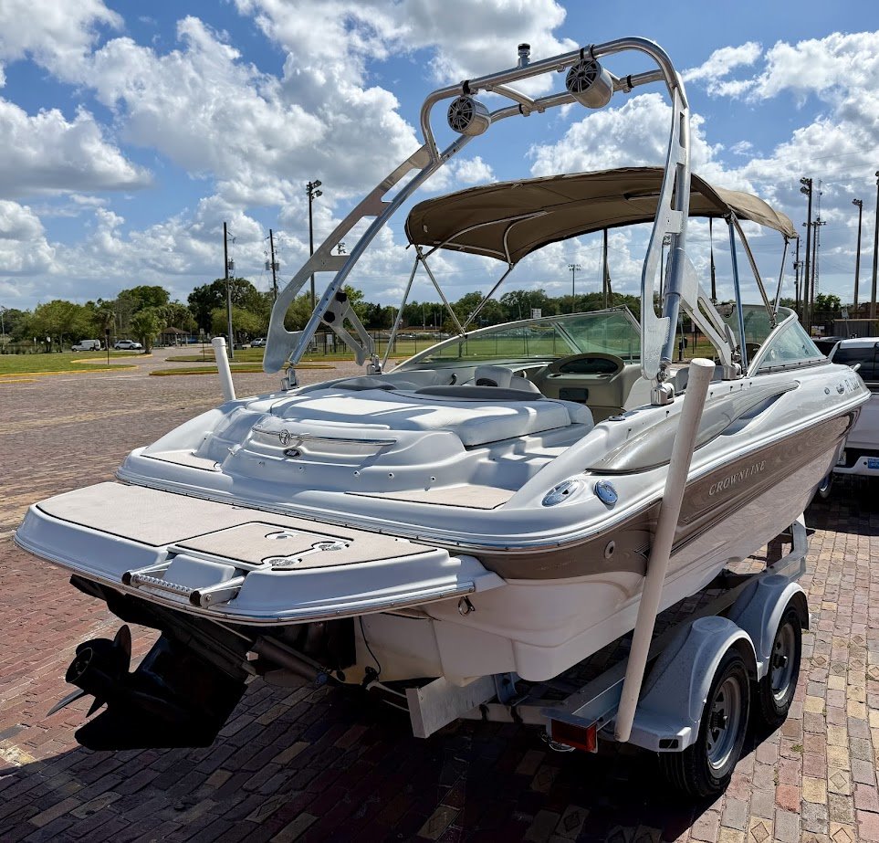 2005 Crownline 216 - $13,100
