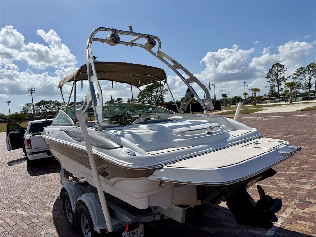 2005 Crownline 216 - $13,100