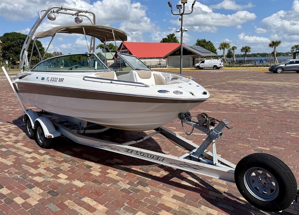 2005 Crownline 216 - $13,100