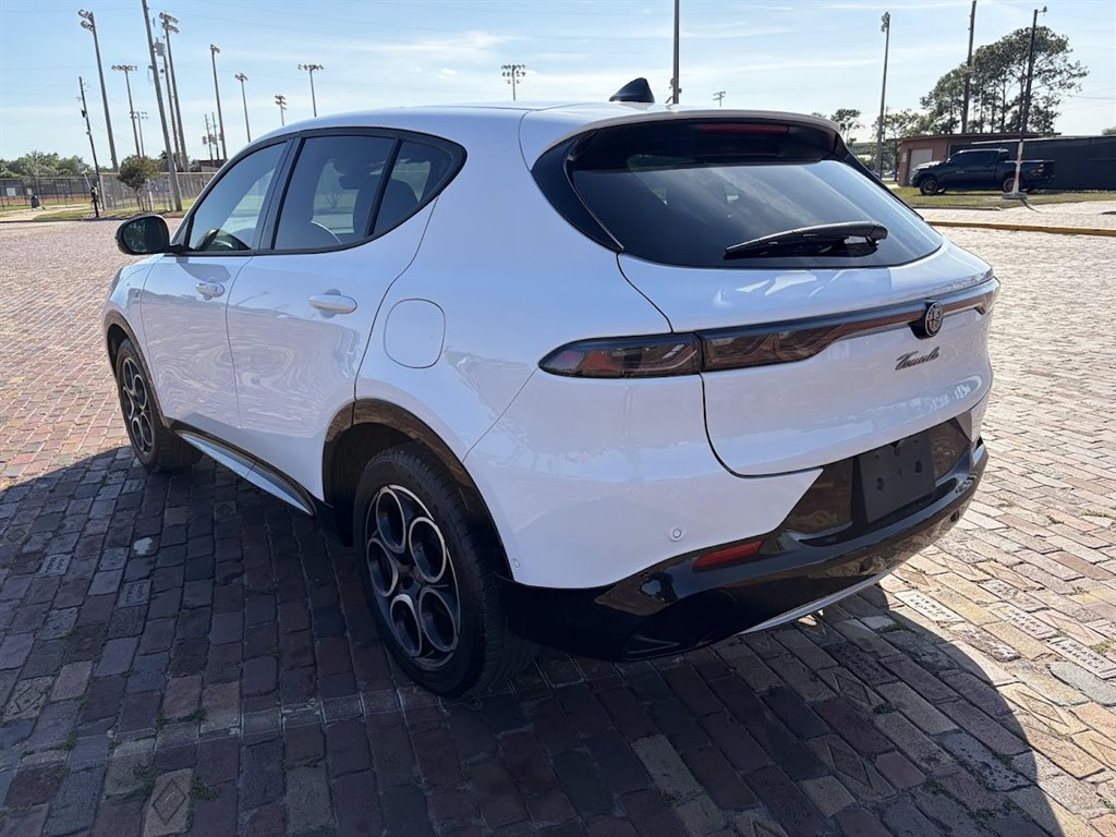 2024 Alpha Romero Tonale - $43,375