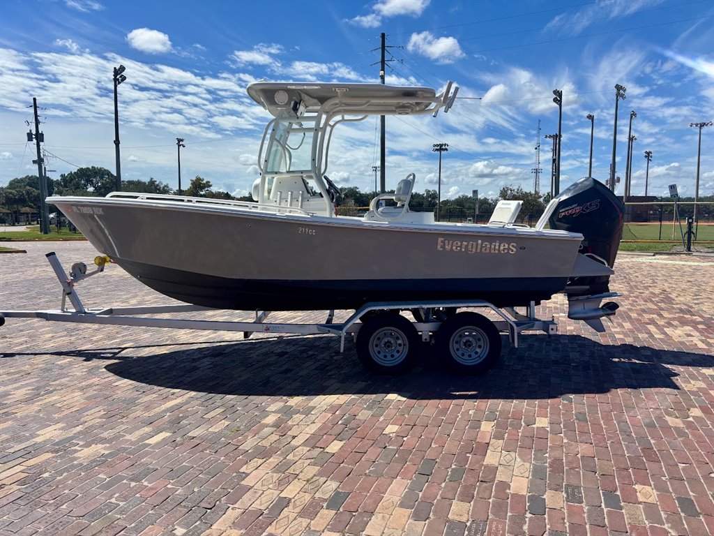 2008 EVERGLADES 211 CC - $49,995