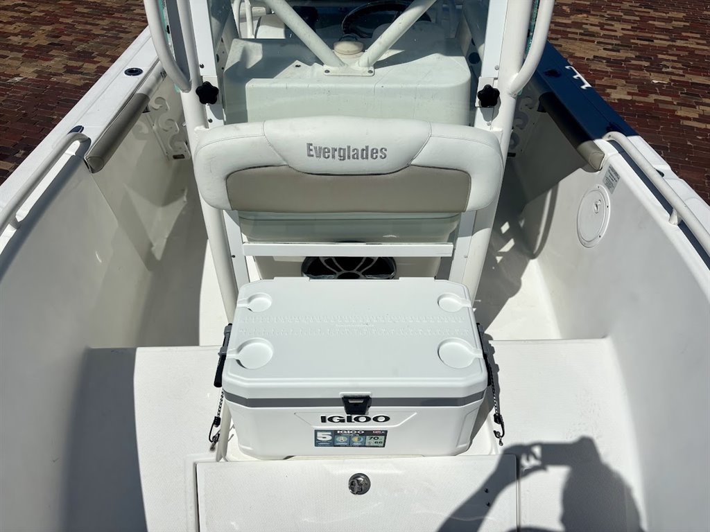 2008 EVERGLADES 211 CC - $49,995