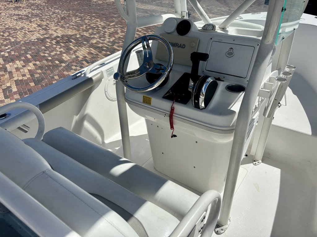 2008 EVERGLADES 211 CC - $49,995