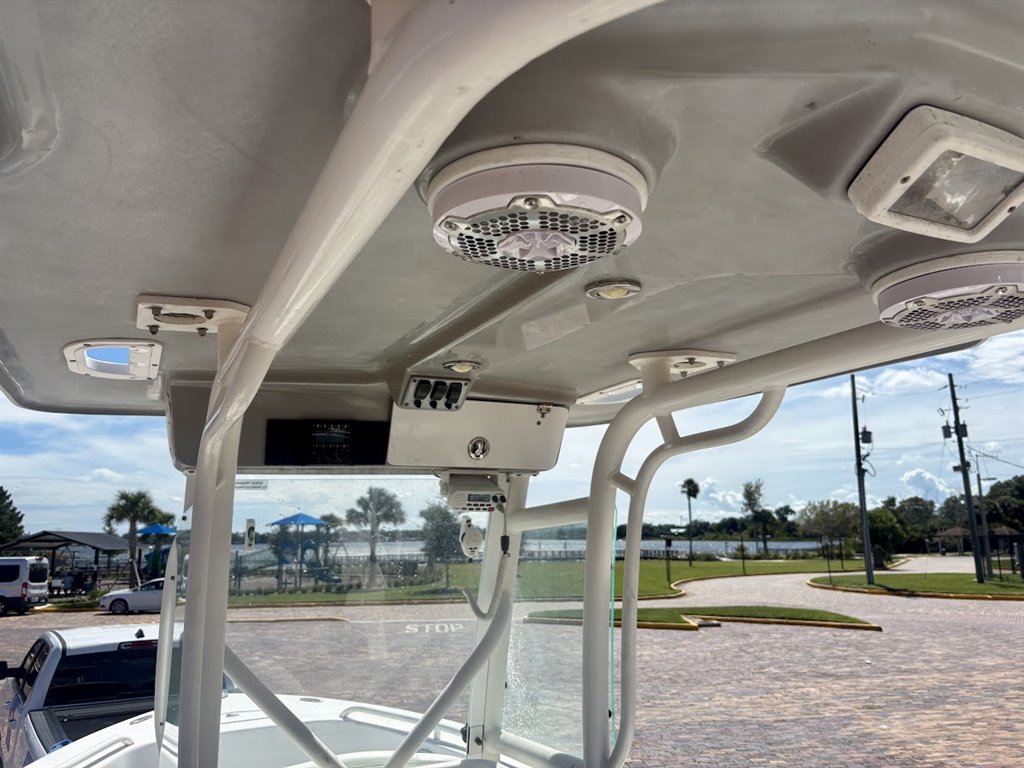 2008 EVERGLADES 211 CC - $49,995