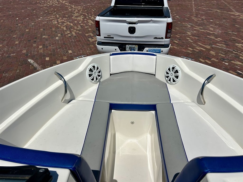 2013 SEA RAY  190 Sport - $17,995