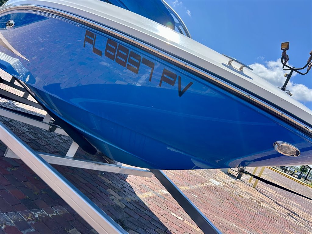 2013 SEA RAY  190 Sport - $17,995