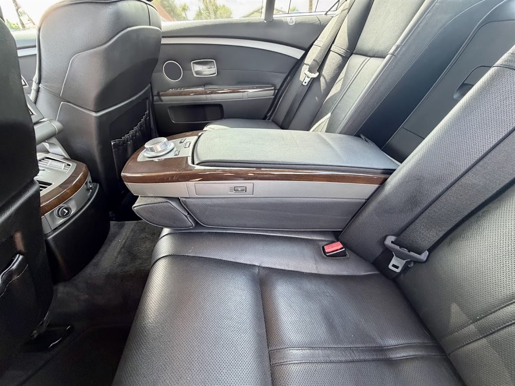 2007 BMW 750i - $6,495