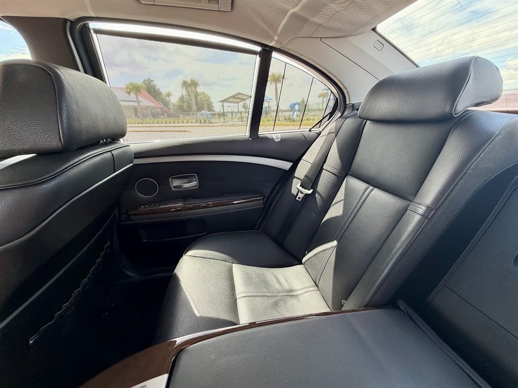 2007 BMW 750i - $6,495