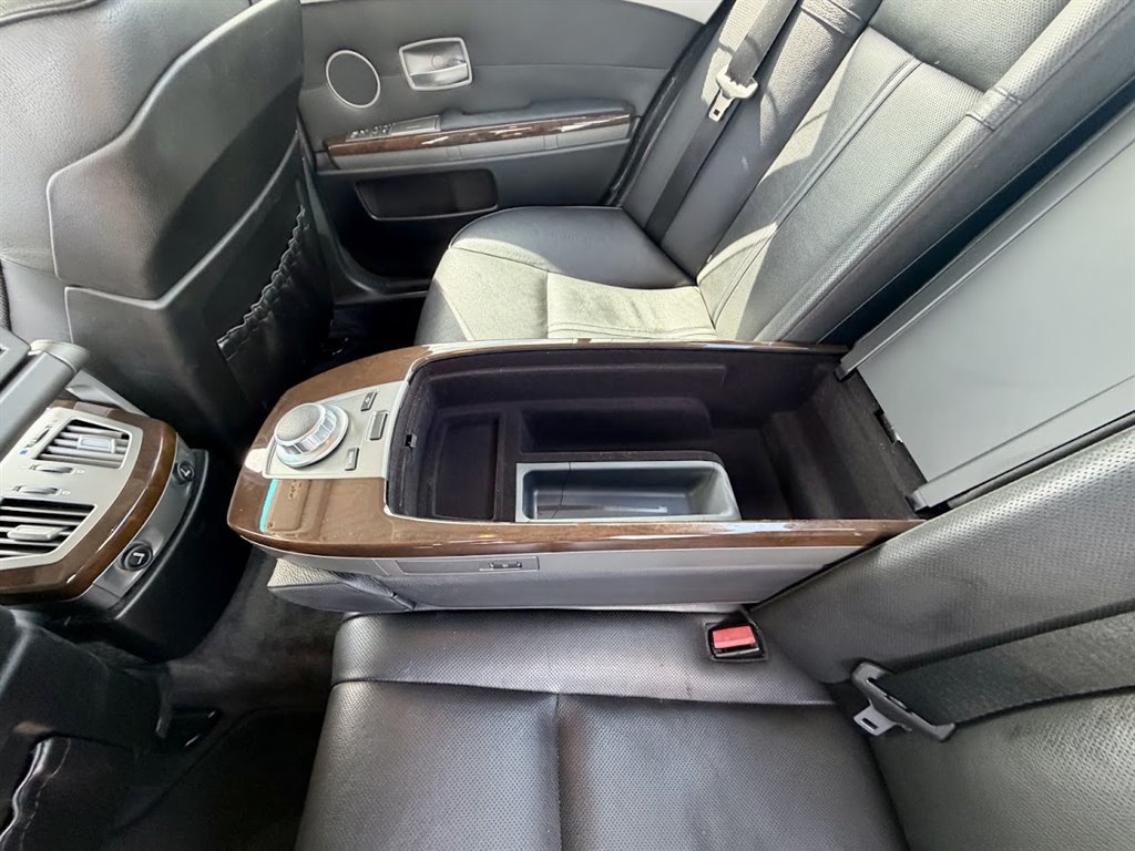 2007 BMW 750i - $6,495
